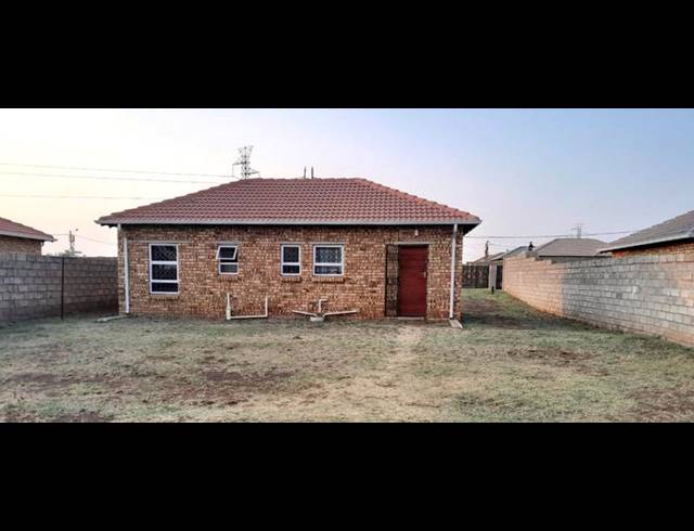 3 BEDROOM HOUSE FOR SALE IN ZUURBULT